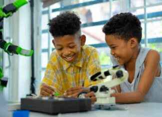 Making Science Fun and Engaging for Kids: Tips and Strategies news-03102024-002412