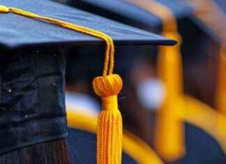 Success Story: Bosnian Immigrant Completes High School and College with Library Program news-07102024-153204